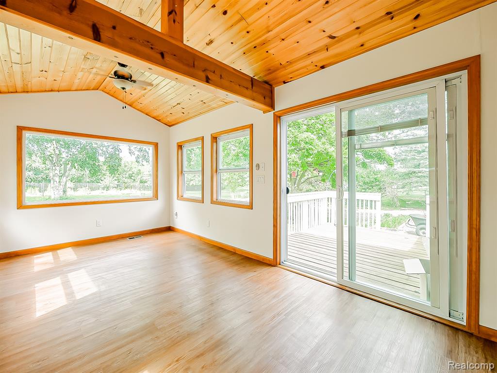 52010 11 Mile Road, South Lyon, MI 48178 — Photo 17