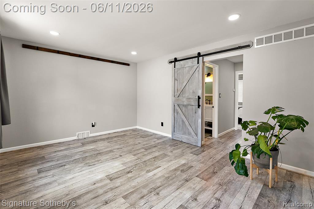 954 Panorama Drive, Milford, MI 48381 — Photo 20