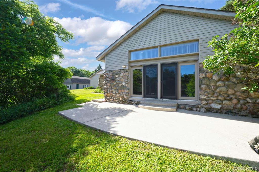 5370 Whipple Lake Road, Clarkston, MI 48348 — Photo 42
