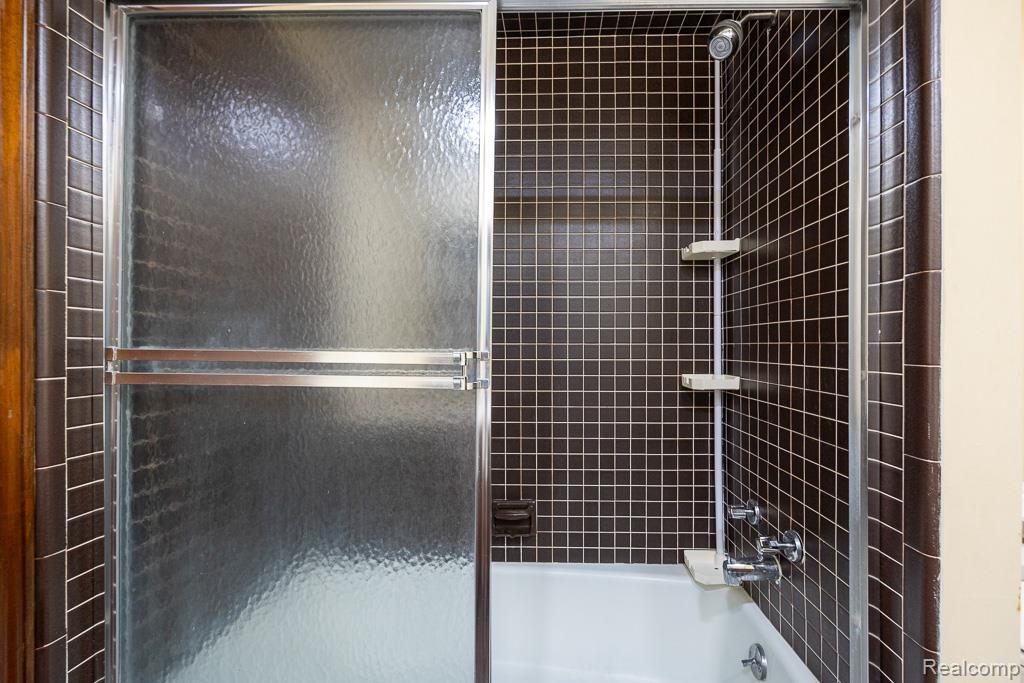 6275 Fairbrook Court, West Bloomfield, MI — Photo 61
