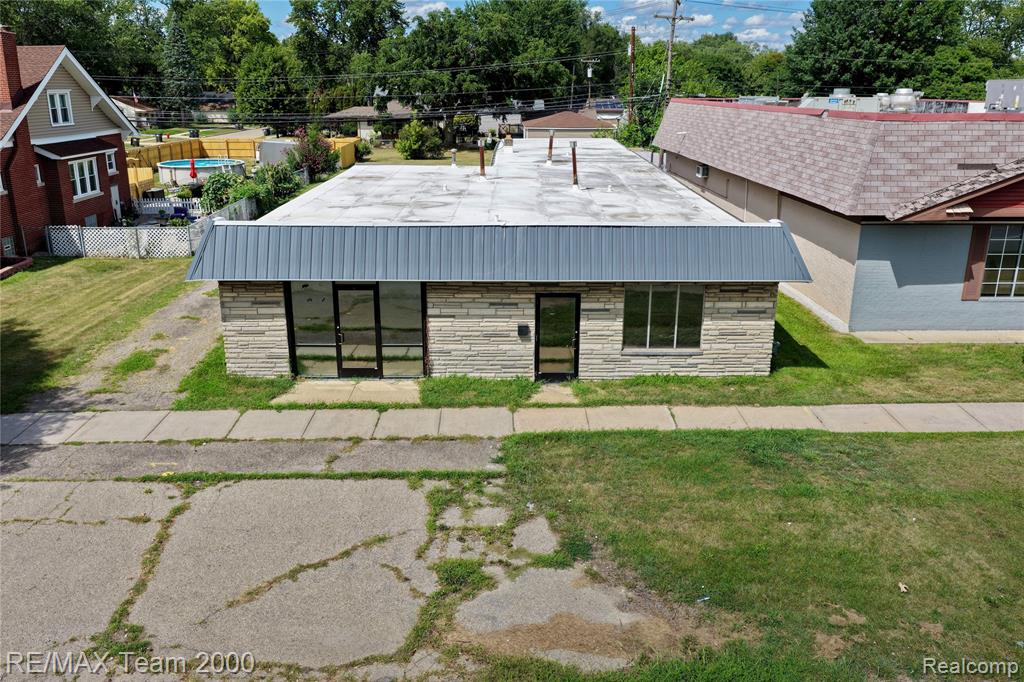 21040 Ecorse Road, Taylor, MI