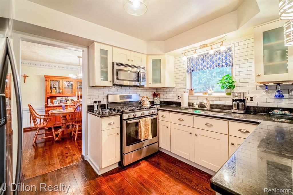 43682 LOMBARDY Drive, Canton, MI 48187 — Photo 24