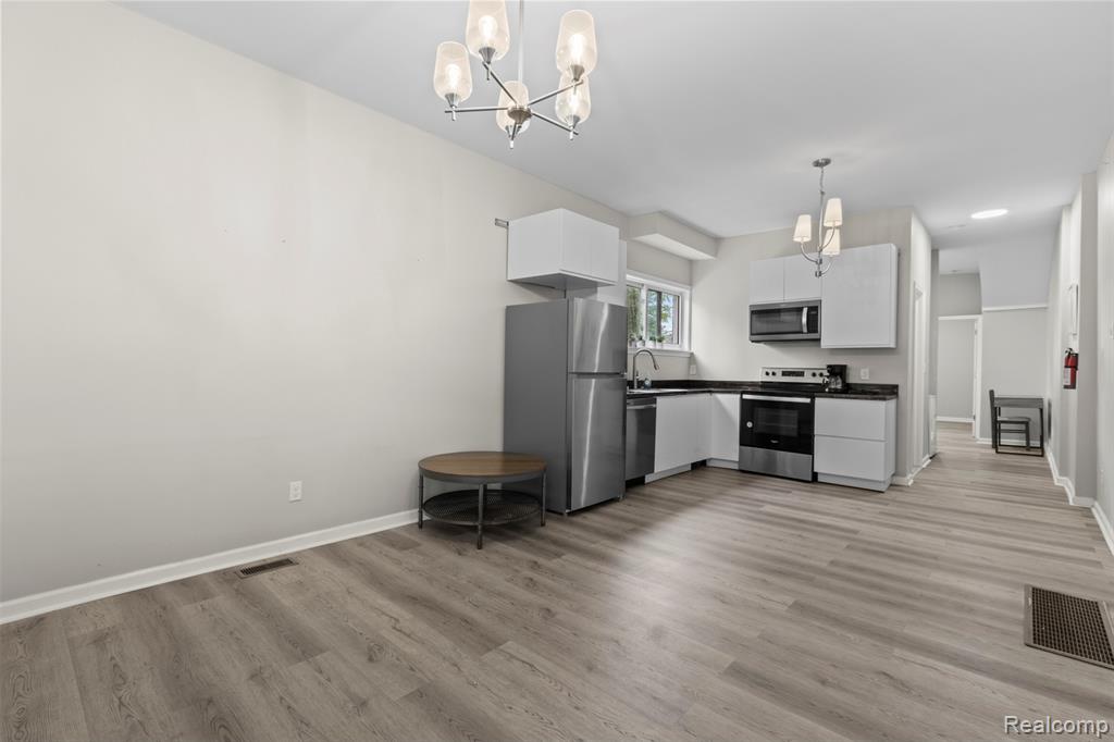 558 Marston Street, Detroit, MI 48202 — Photo 11