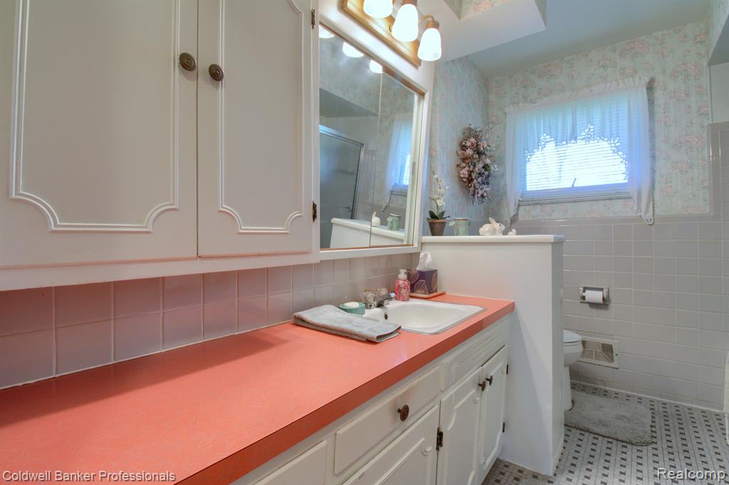 9111 MORRISON Avenue, Plymouth, MI 48170 — Photo 28