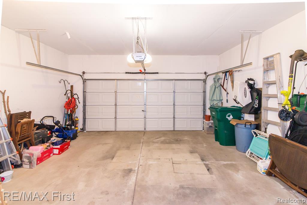 8598 GOLF LANE Drive, Commerce Twp, MI 48382 — Photo 42