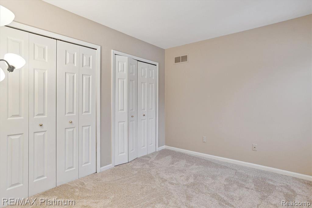 4823 FAIRWAYS Drive, Brighton, MI 48116 — Photo 33