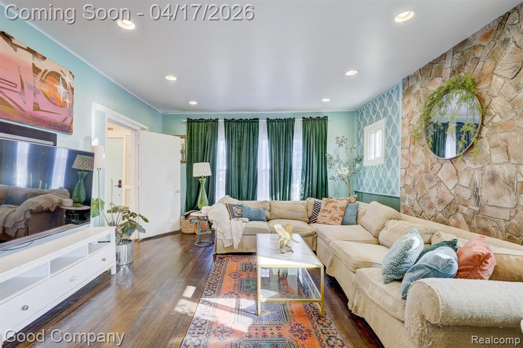 812 E George Avenue, Hazel Park, MI 48030 — Photo 9
