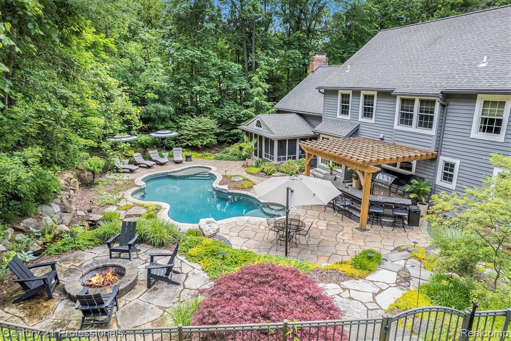 7220 Hillside Drive, Clarkston, MI — front exterior