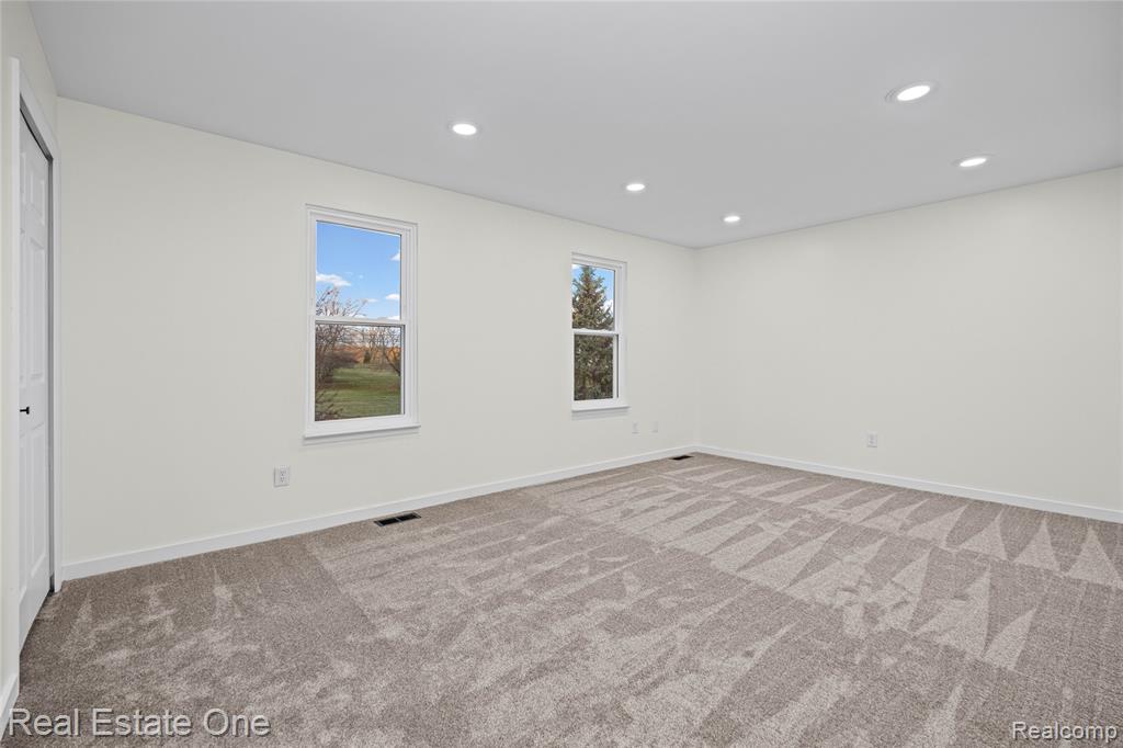 5426 N Piccadilly, West Bloomfield, MI — Photo 43