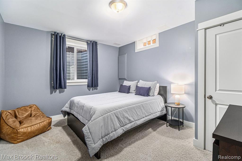 907 E 6TH Street, Royal Oak, MI 48067 — Photo 31