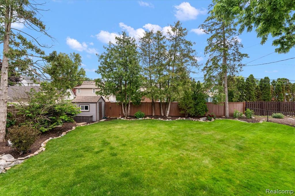 415 Yerkes Street, Northville, MI 48167 — Photo 8