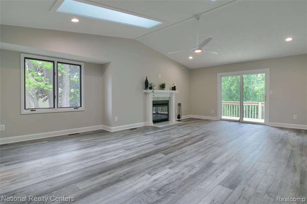 713 Woodcreek Circle, 26, Saline, MI 48176 — Photo 5