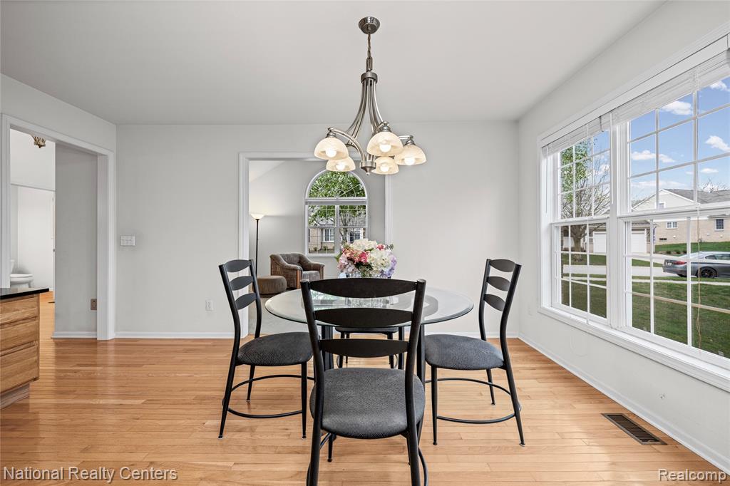 8521 Brewster, Canton, MI 48187 — Photo 16