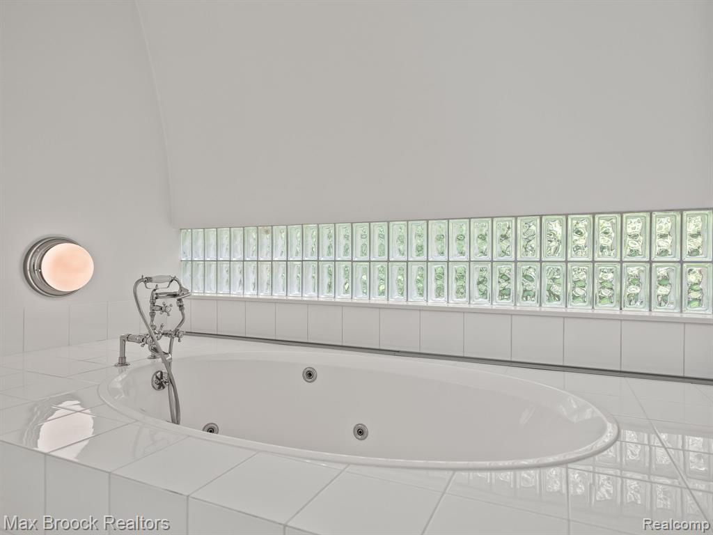 5130 Deep Wood Road, Bloomfield Hills, MI 48302 — Photo 42