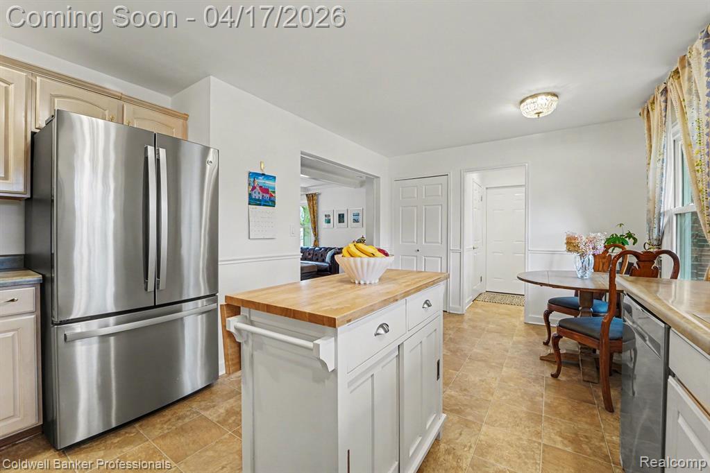 717 Sandstone Drive, Rochester Hills, MI 48309 — Photo 13
