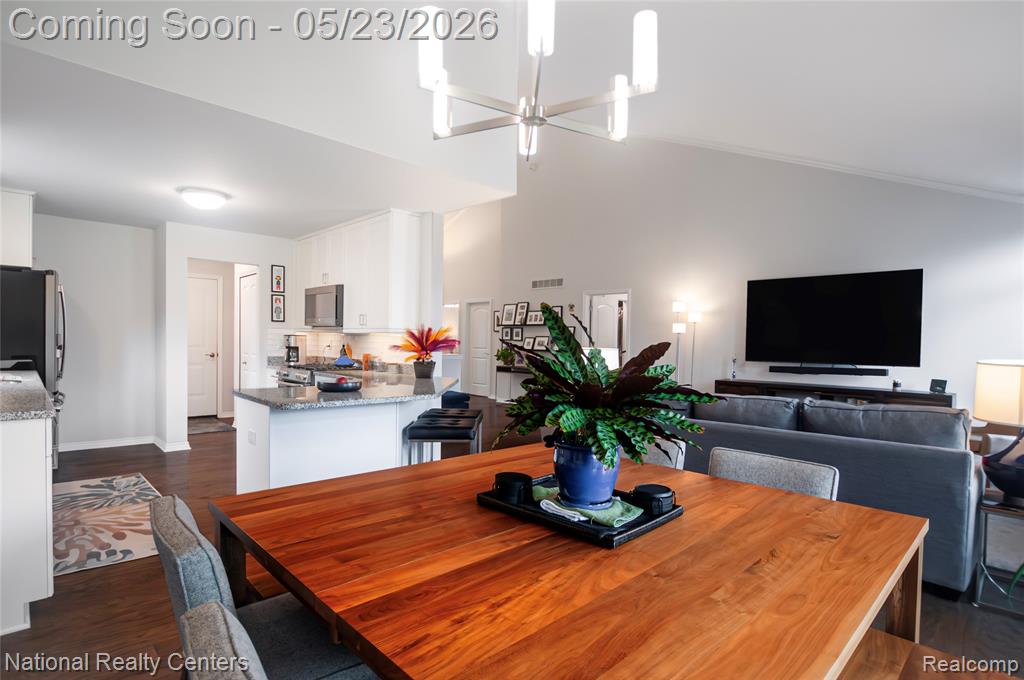 21826 Hanover Drive, Macomb, MI 48042 — Photo 11