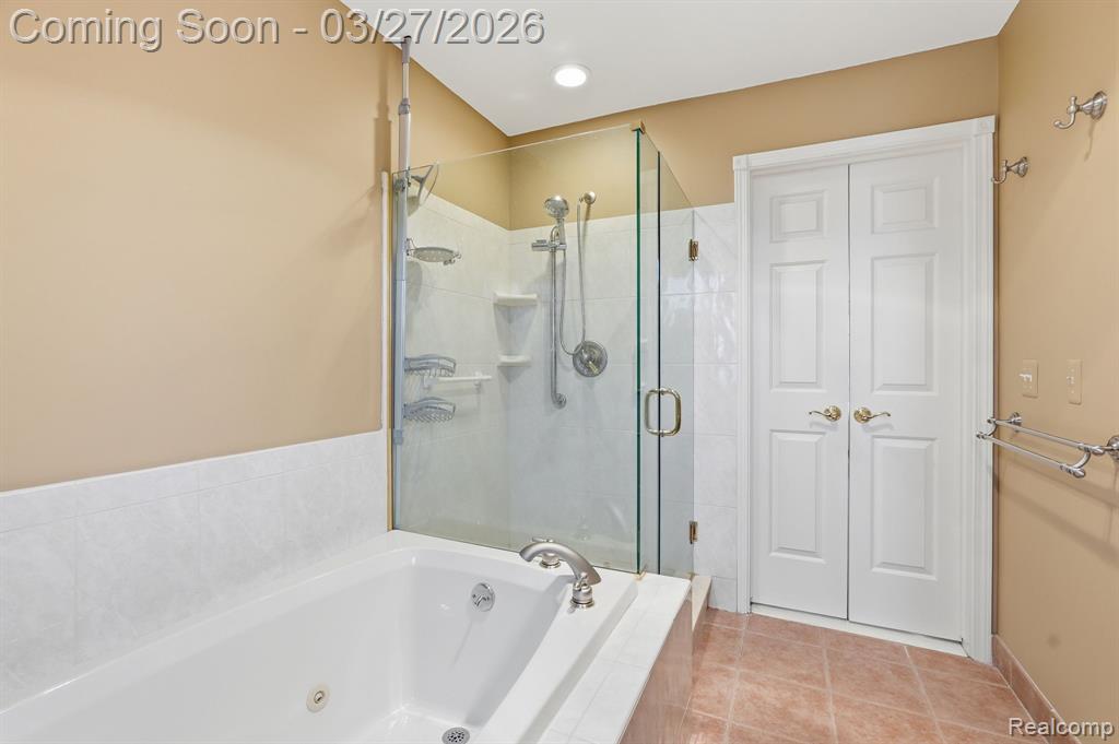 22432 Pointe Drive, Saint Clair Shores, MI 48081 — Photo 20