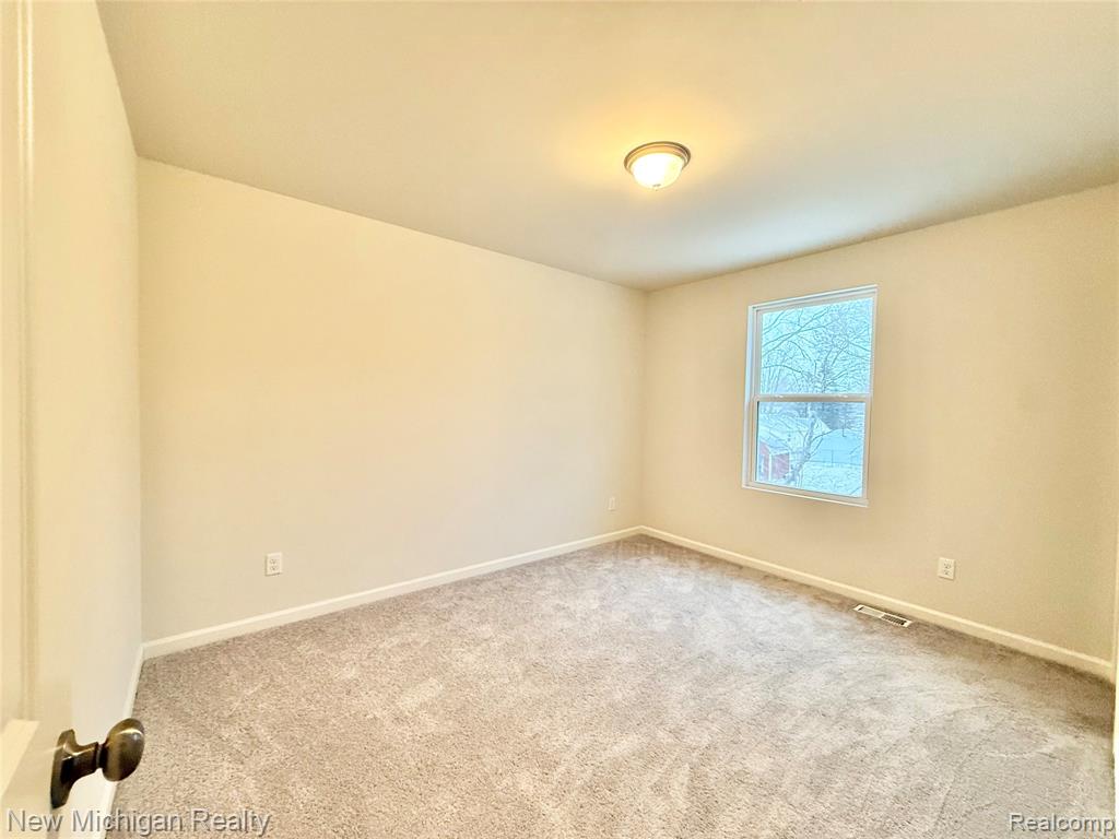 6079 Regency Drive, Burton, MI 48519 — Photo 15