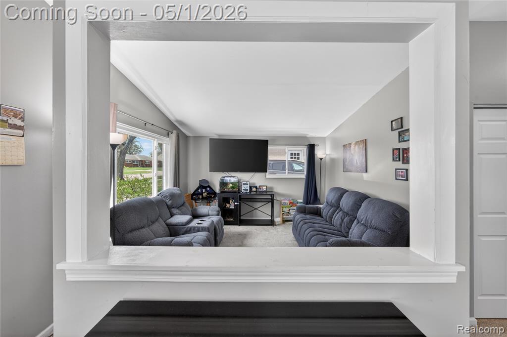 22813 Detour Street, Saint Clair Shores, MI 48082 — Photo 8