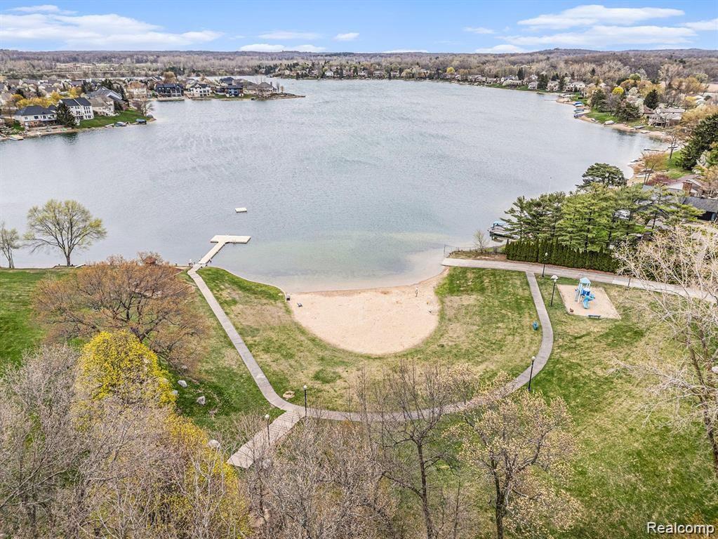 707 BAY POINTE Drive, Oxford, MI 48371 — Photo 57