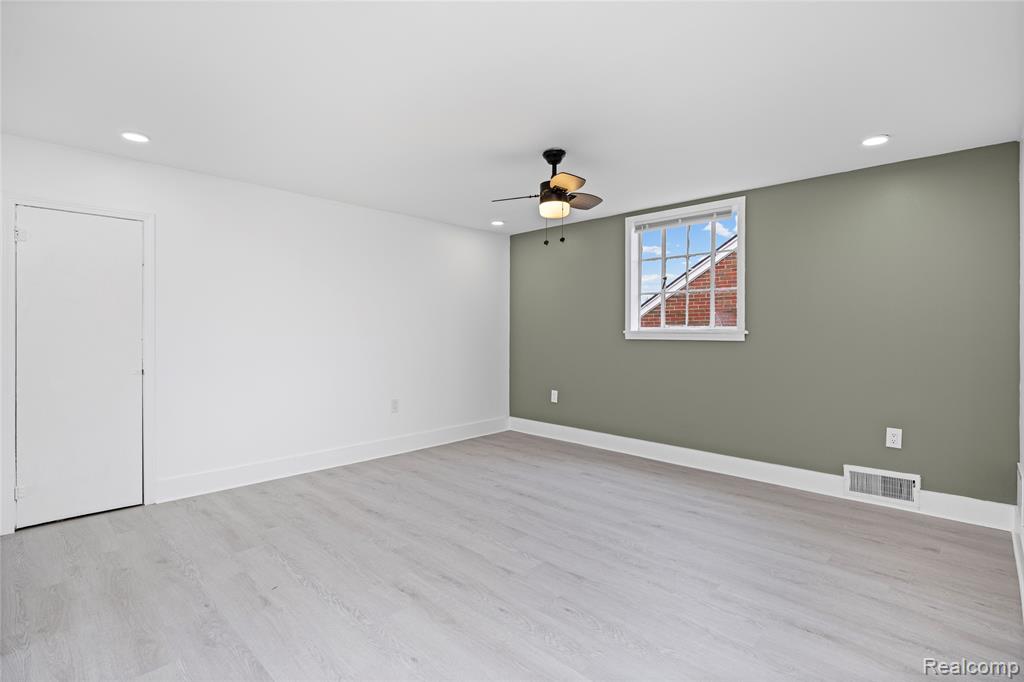 16871 Asbury Park, Detroit, MI 48235 — Photo 40