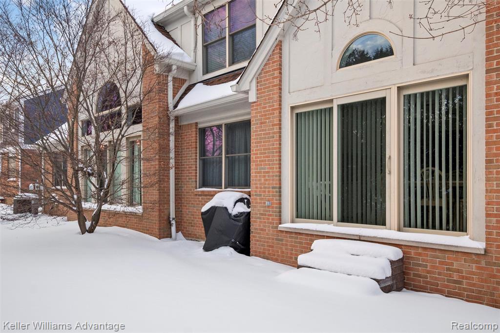 2850 Santia Drive, Troy, MI, 48085