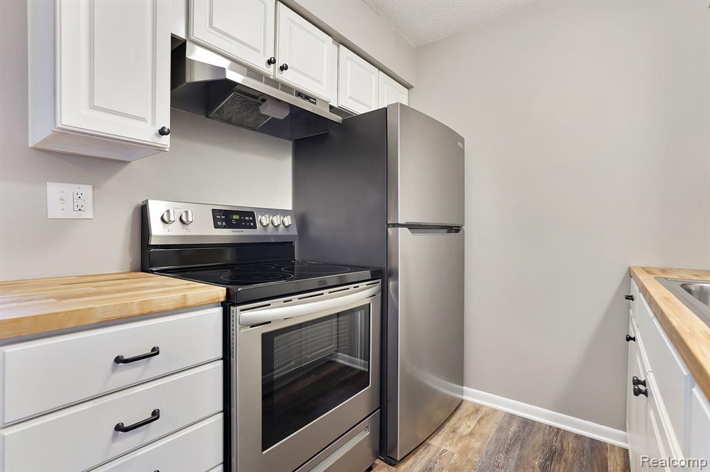 1627 S Riverside Avenue, St. Clair, MI 48079 — Photo 11