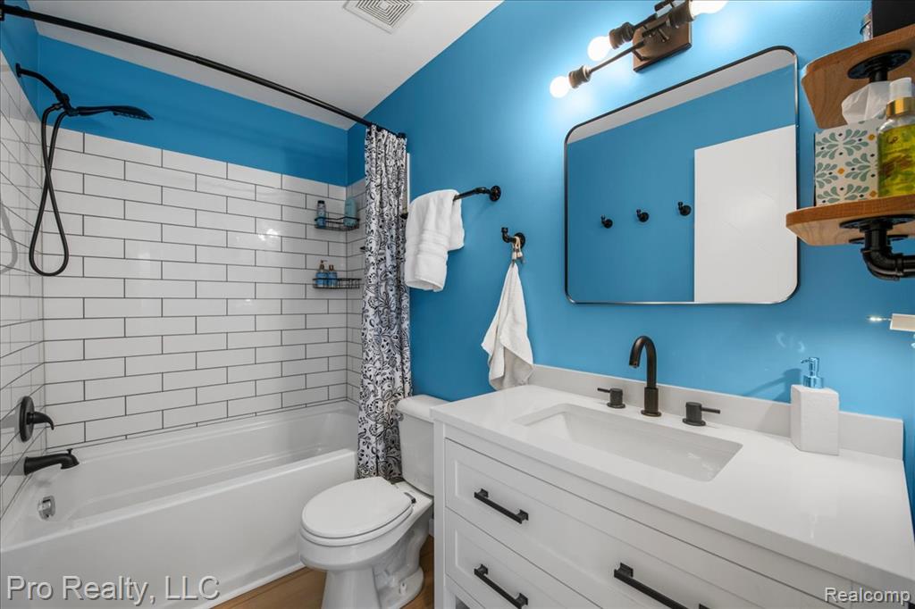 426 Marigold Circle, Westland, MI — Photo 13