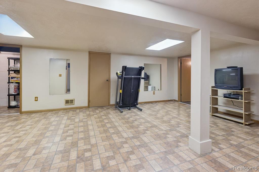 4225 Lapeer Street, Columbiaville, MI 48421 — Photo 16