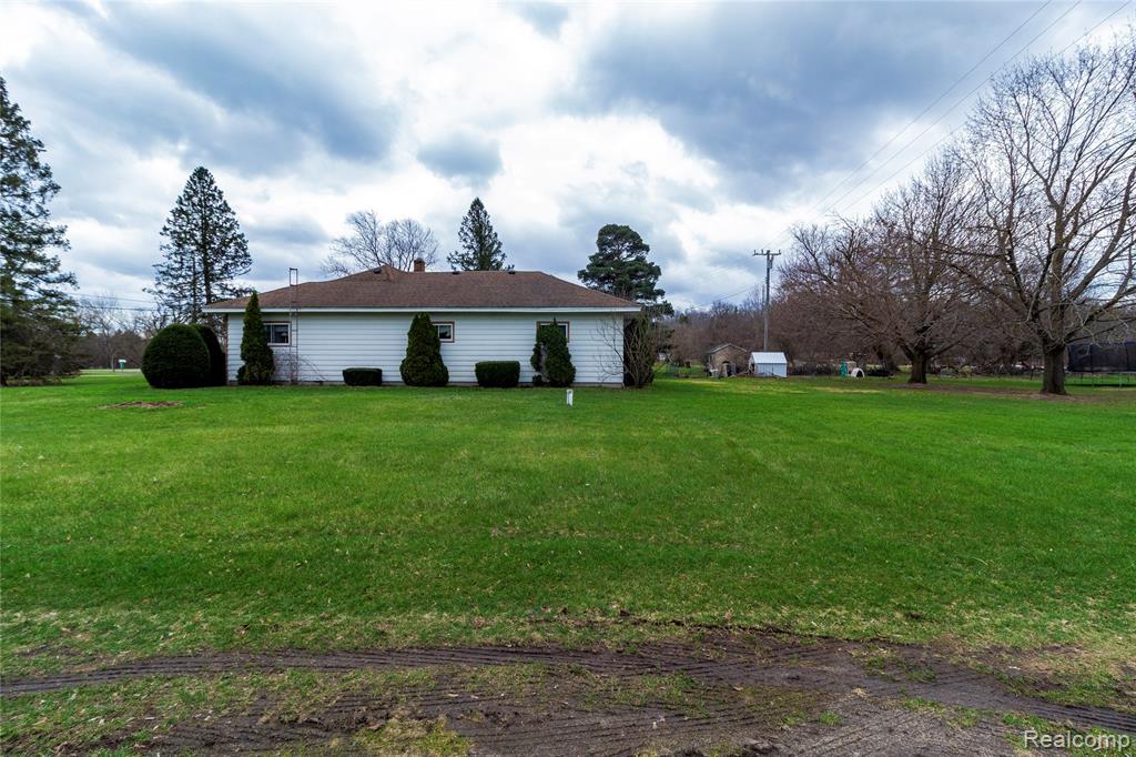 1334 Peppermill Road, Lapeer, MI 48446 — Photo 32