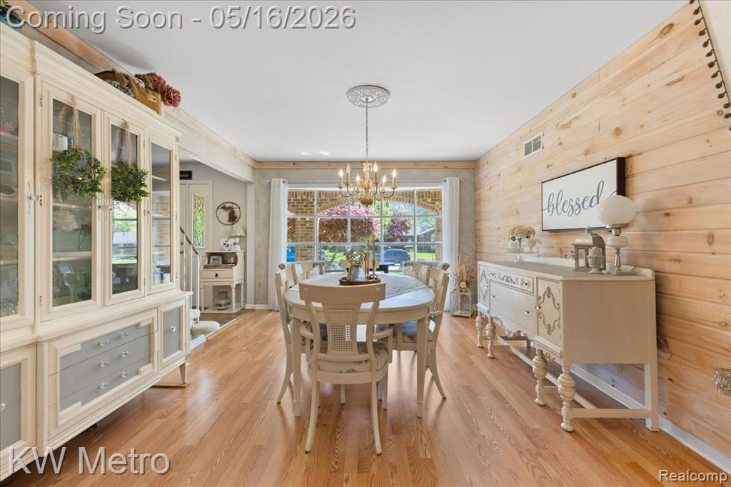 5757 Folkstone Drive, Troy, MI 48085 — Photo 19