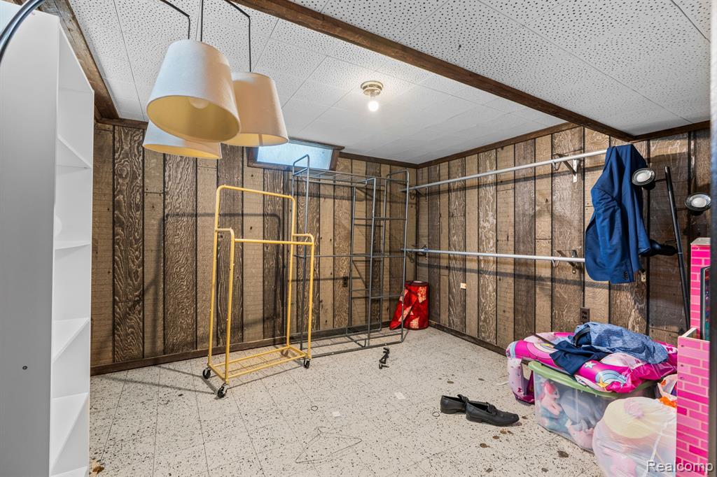 8631 WHITEFIELD Street, Dearborn Heights, MI 48127 — Photo 19