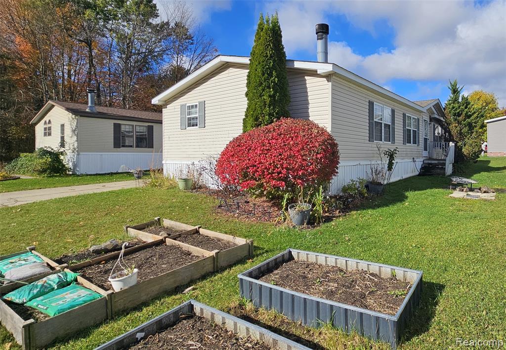 9481 Andrew Court, Davisburg, MI 48350 — Photo 3