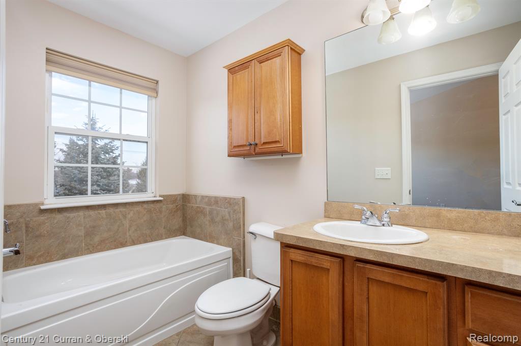 29428 Weston Drive, 124, Novi, MI 48377 — Photo 24