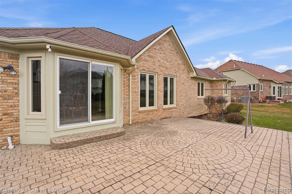 43612 Hoptree Drive, Sterling Heights, MI 48314 — Photo 38