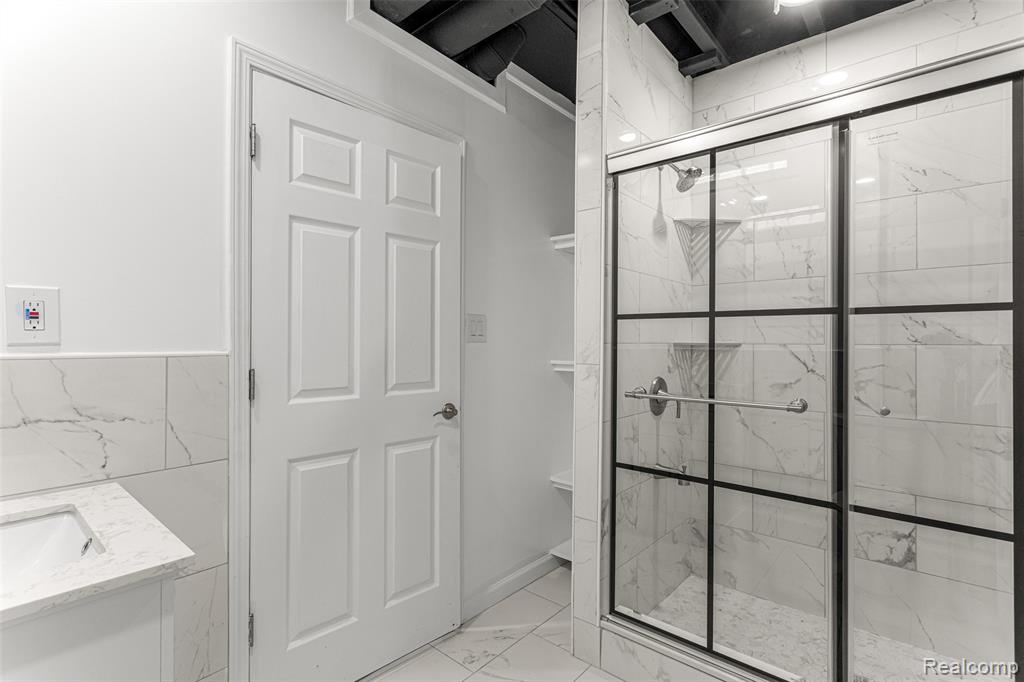 6735 Norborne Avenue, Dearborn, MI 48127 — Photo 35