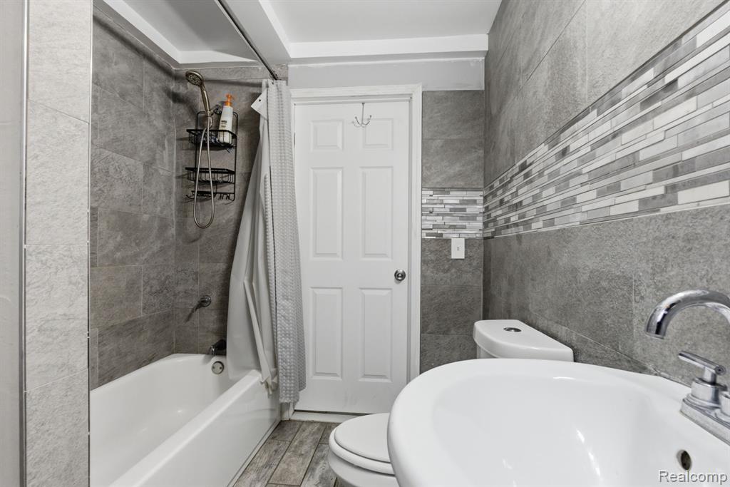 16666 James Couzens, Detroit, MI 48221 — Photo 13