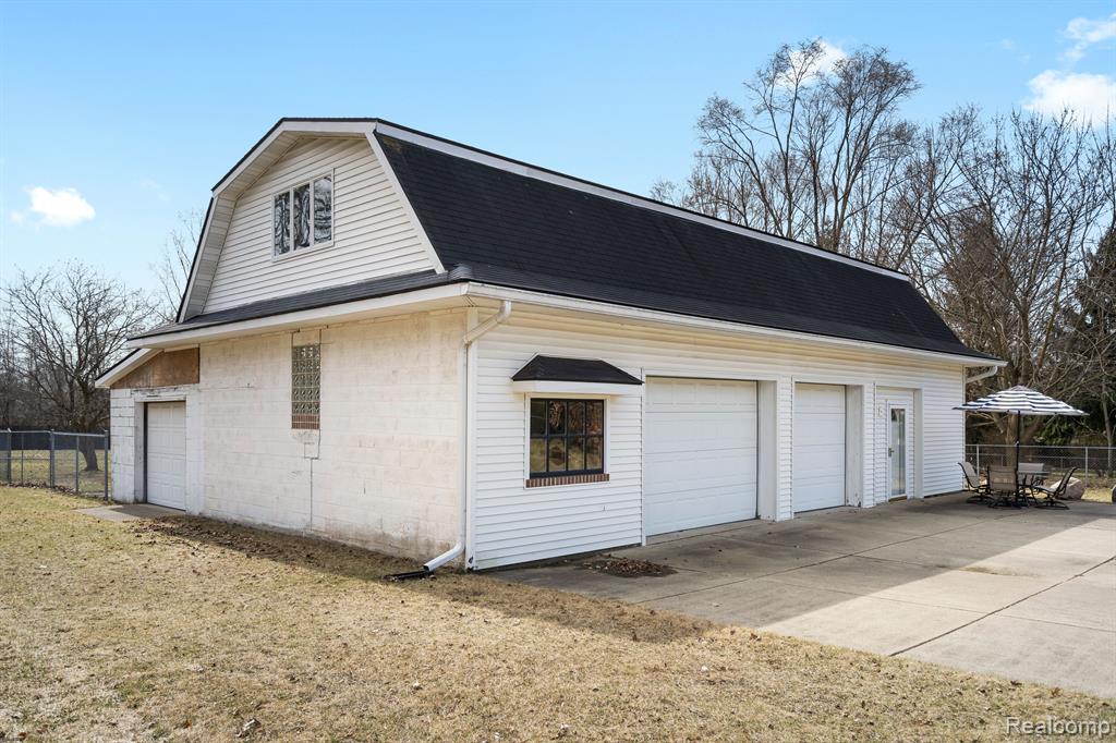4339 FENMORE Avenue, Waterford, MI 48328 — Photo 37