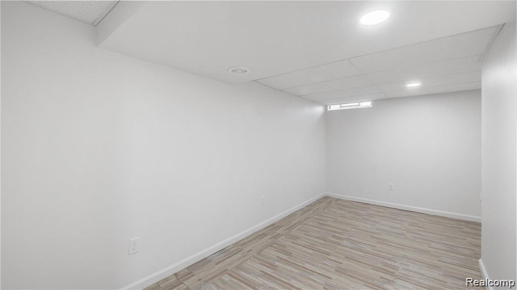 8336 Hickory Drive, Sterling Heights, MI 48312 — Photo 14