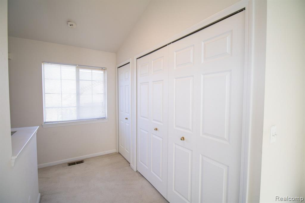 7051 MAGNOLIA Lane, Waterford, MI 48327 — Photo 21