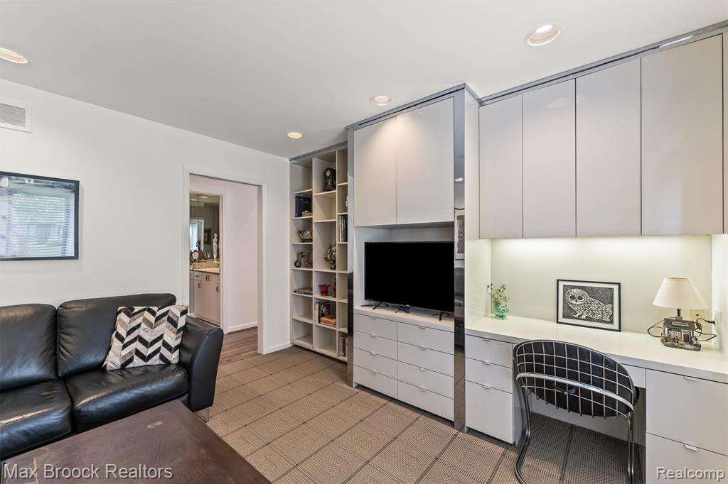 5725 Ridgewood Road, West Bloomfield, MI — Photo 19