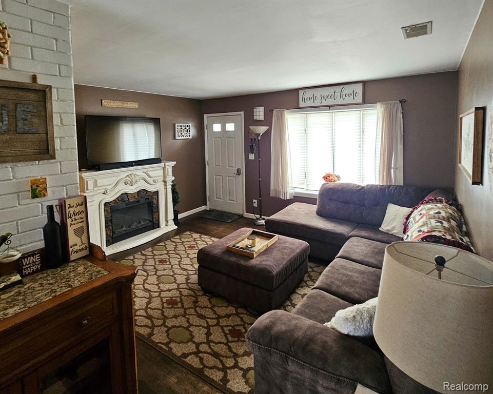 456 CARDINAL Drive, Marysville, MI 48040 — Photo 7