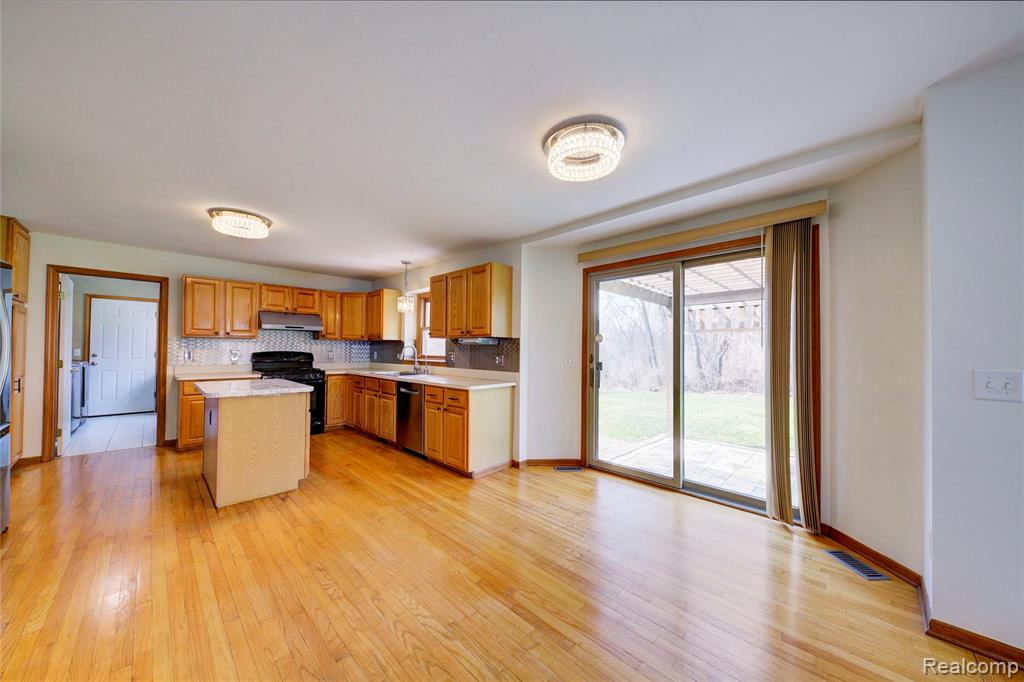 4570 River Hills Court, Brighton, MI 48114 — Photo 19