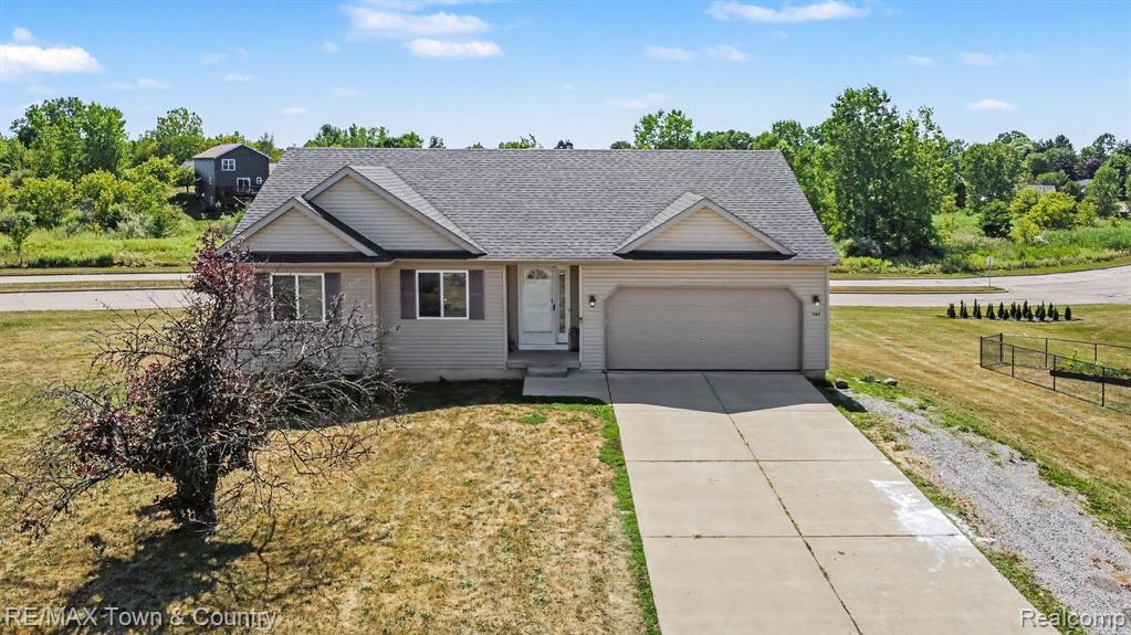 1184 Cimmaron Court, Davison, MI 48423