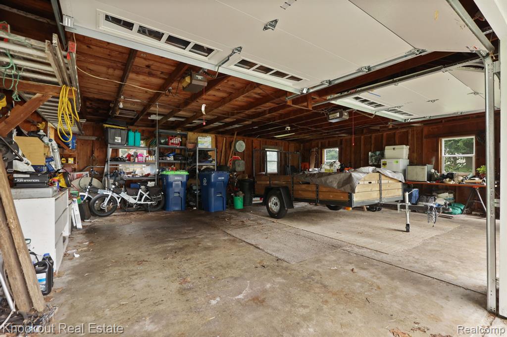 6814 Curtis Road, Bridgeport, MI 48722 — Photo 37