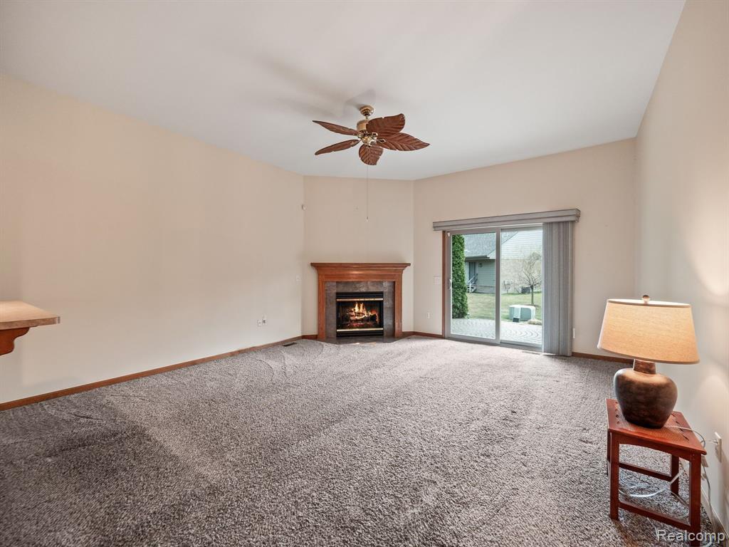 4466 WISTERIA Court, Warren, MI 48092 — Photo 4