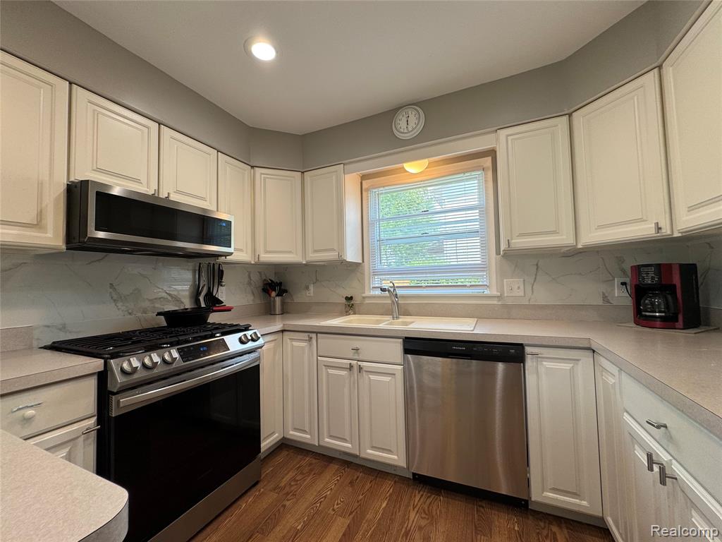 958 Virginia Avenue, Marysville, MI 48040 — Photo 17