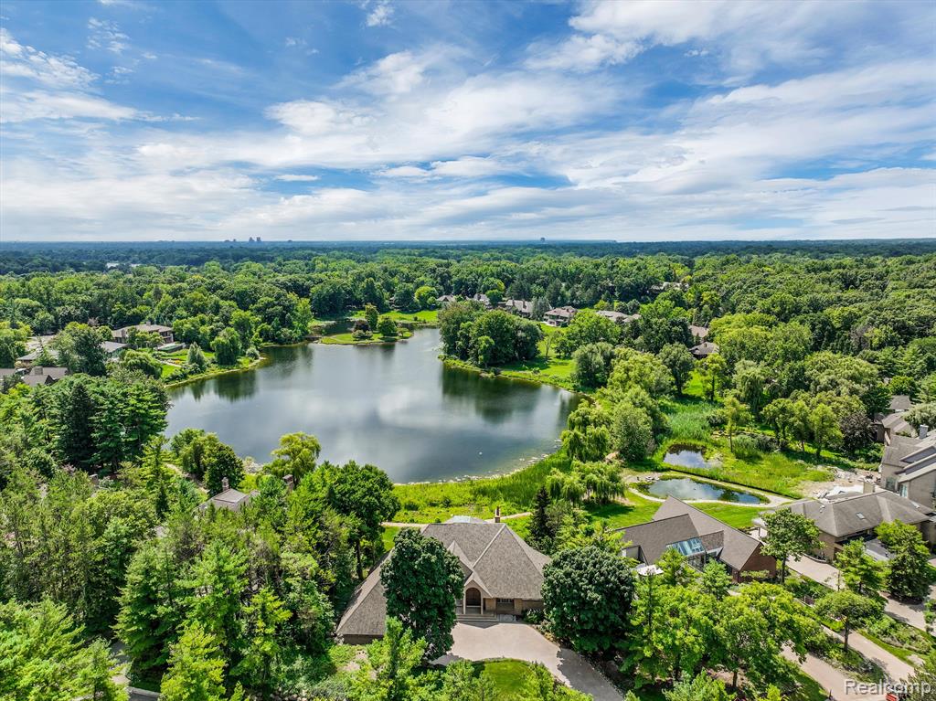 4733 W WICKFORD, Bloomfield Hills, MI 48302 — Photo 54