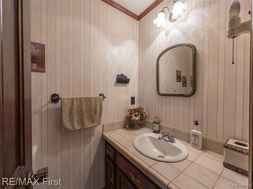 7470 Thornwood Street, Canton, MI 48187 — Photo 37