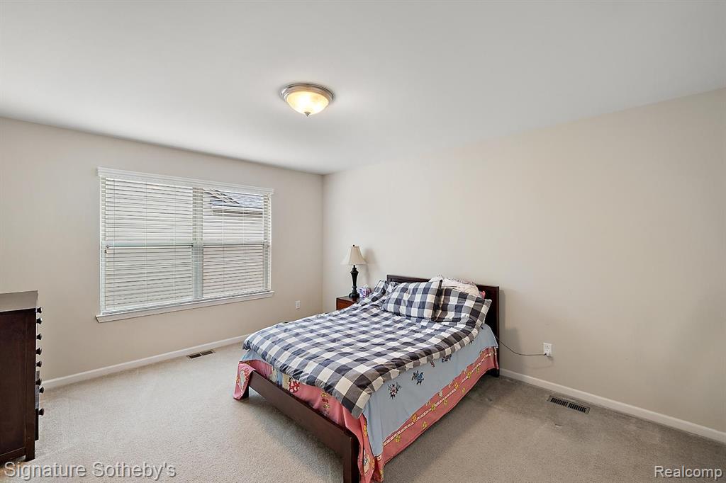 50472 SCARBOROUGH Road, Canton, MI 48188 — Photo 33